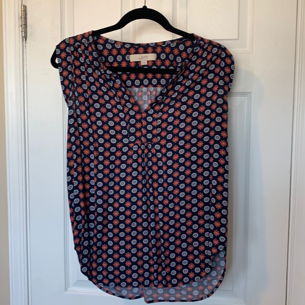 LOFT shell blouse, perfect for work. Size XS (fits large)